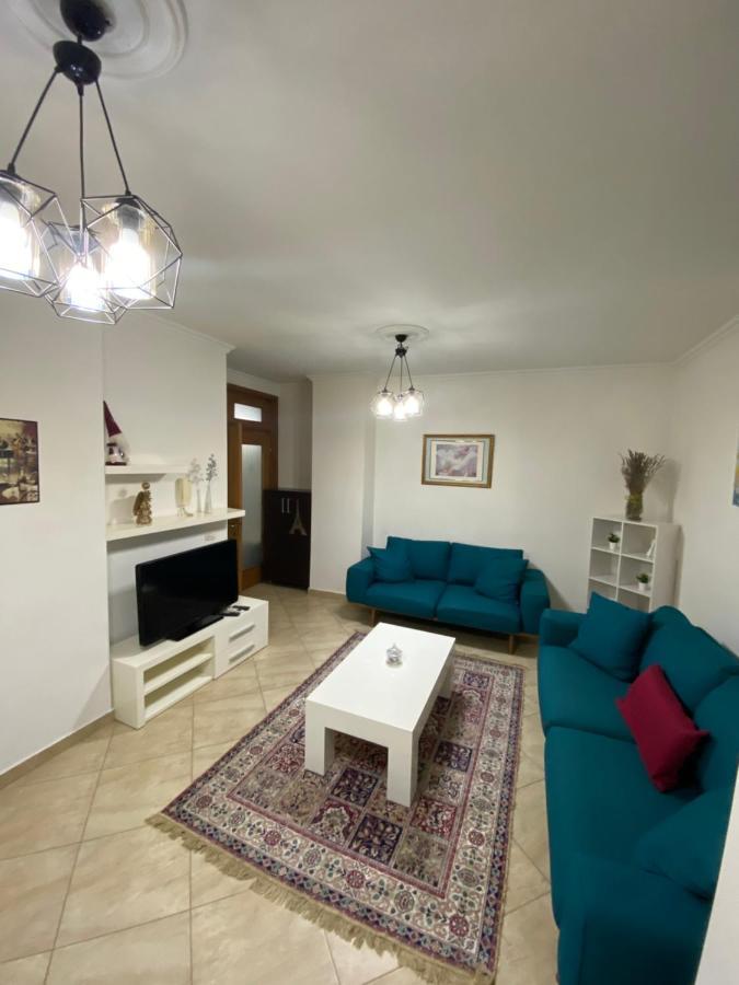 Chlo Apartment 3 Tiran Dış mekan fotoğraf