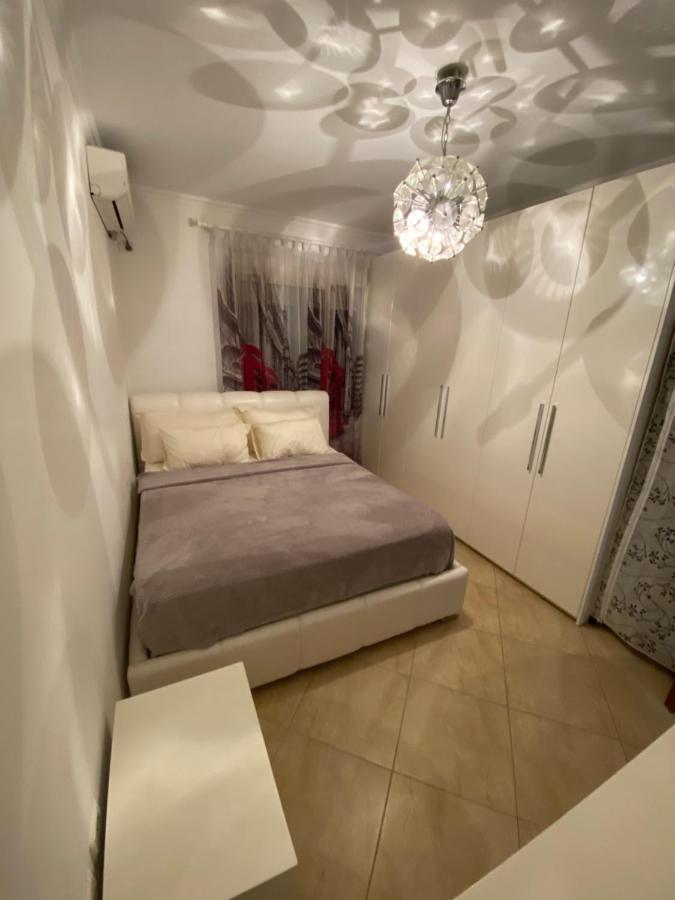 Chlo Apartment 3 Tiran Dış mekan fotoğraf