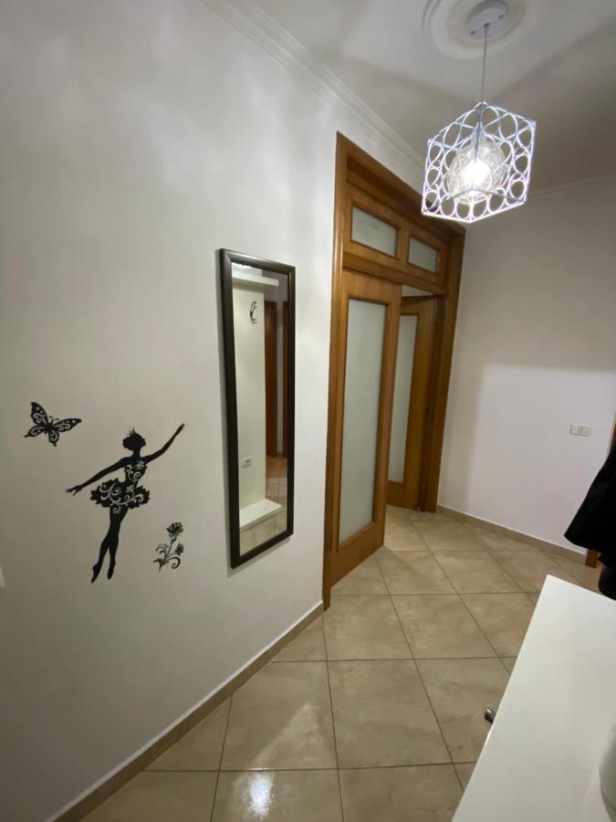Chlo Apartment 3 Tiran Dış mekan fotoğraf