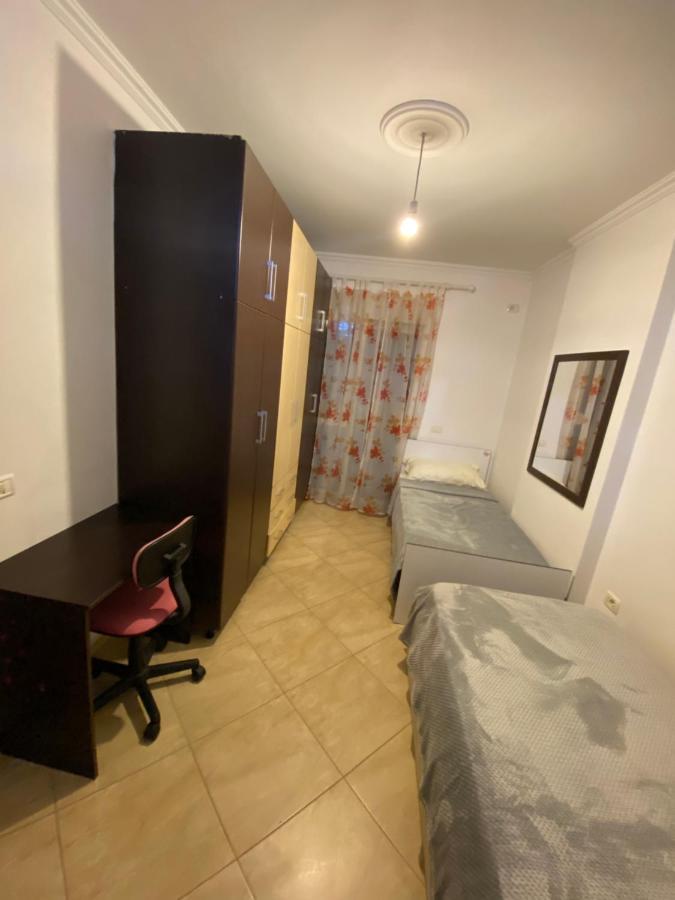 Chlo Apartment 3 Tiran Dış mekan fotoğraf
