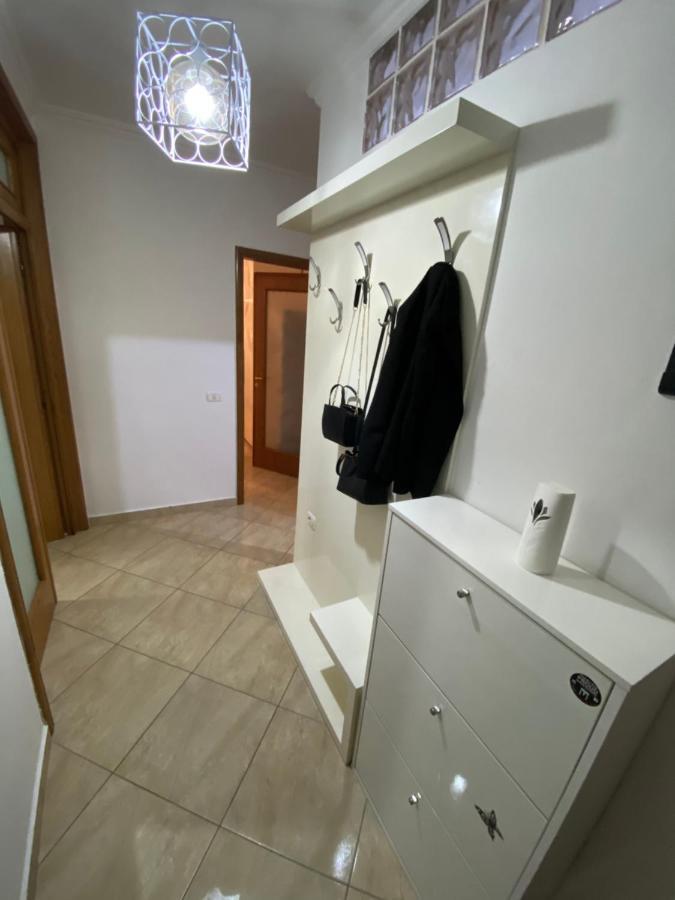 Chlo Apartment 3 Tiran Dış mekan fotoğraf