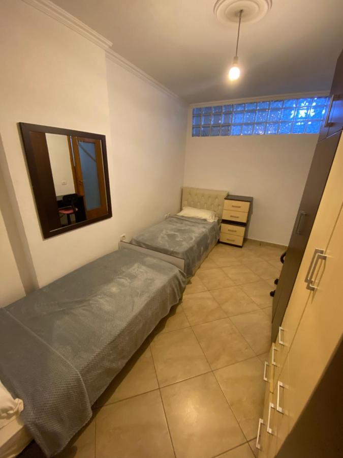 Chlo Apartment 3 Tiran Dış mekan fotoğraf